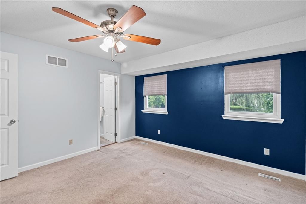 Photo 18 of 30 - 10517 N McGee Street, Kansas City, MO 64155