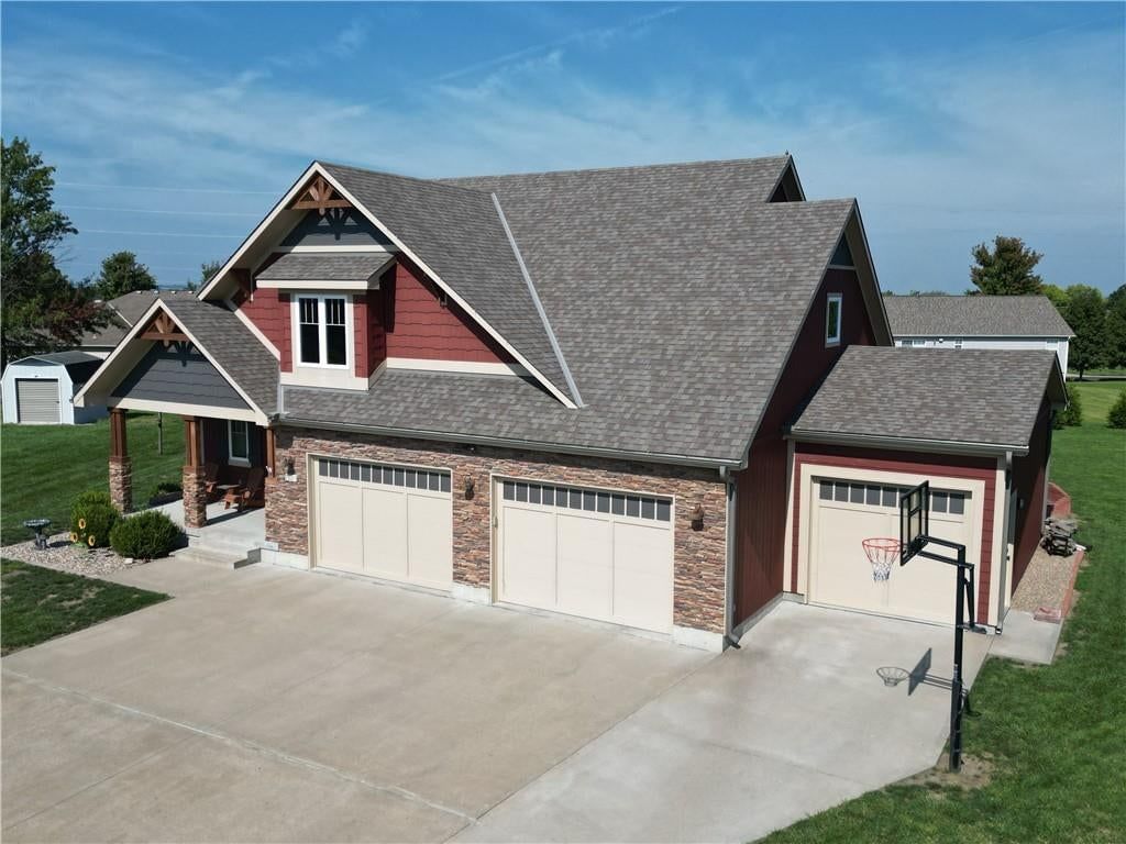 701 Lightner Circle — photo 2