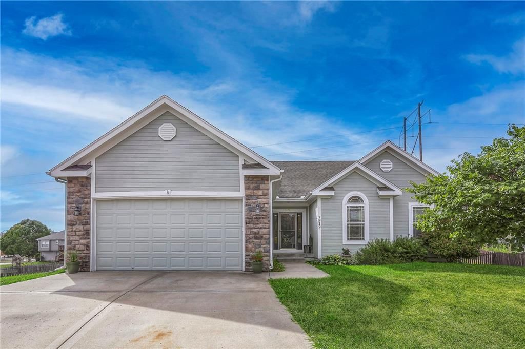 7919 NE 109th Court, Kansas City, MO: listing photo 2