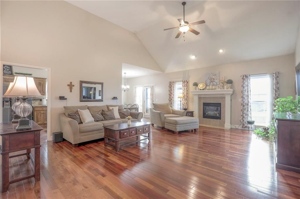 7919 NE 109th Court, Kansas City, MO: listing photo 3