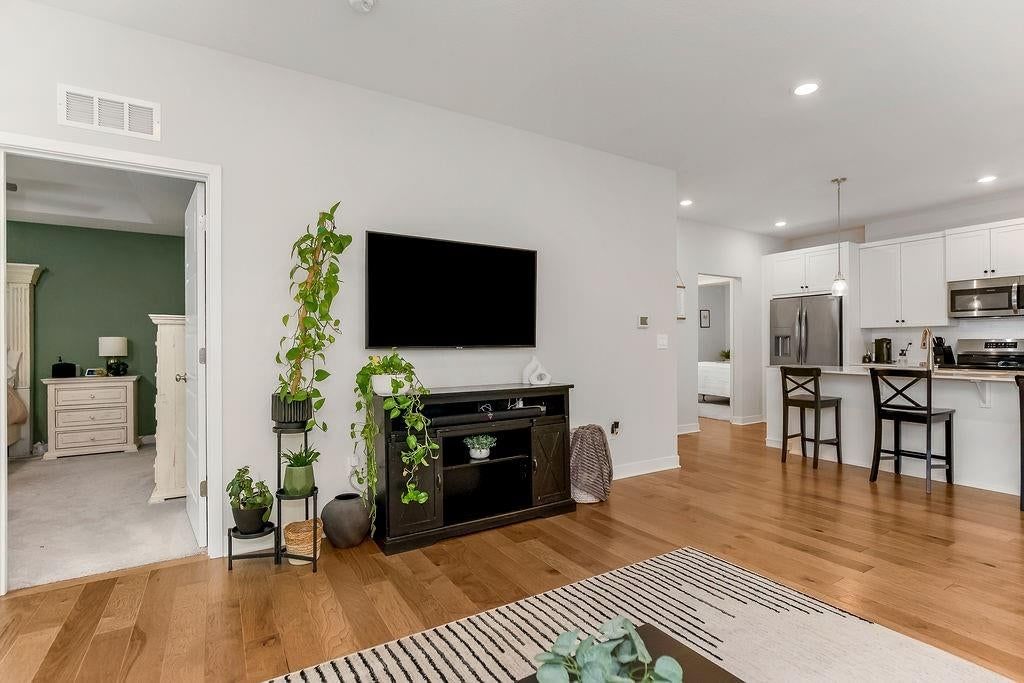 511 Hampstead Drive — photo 5