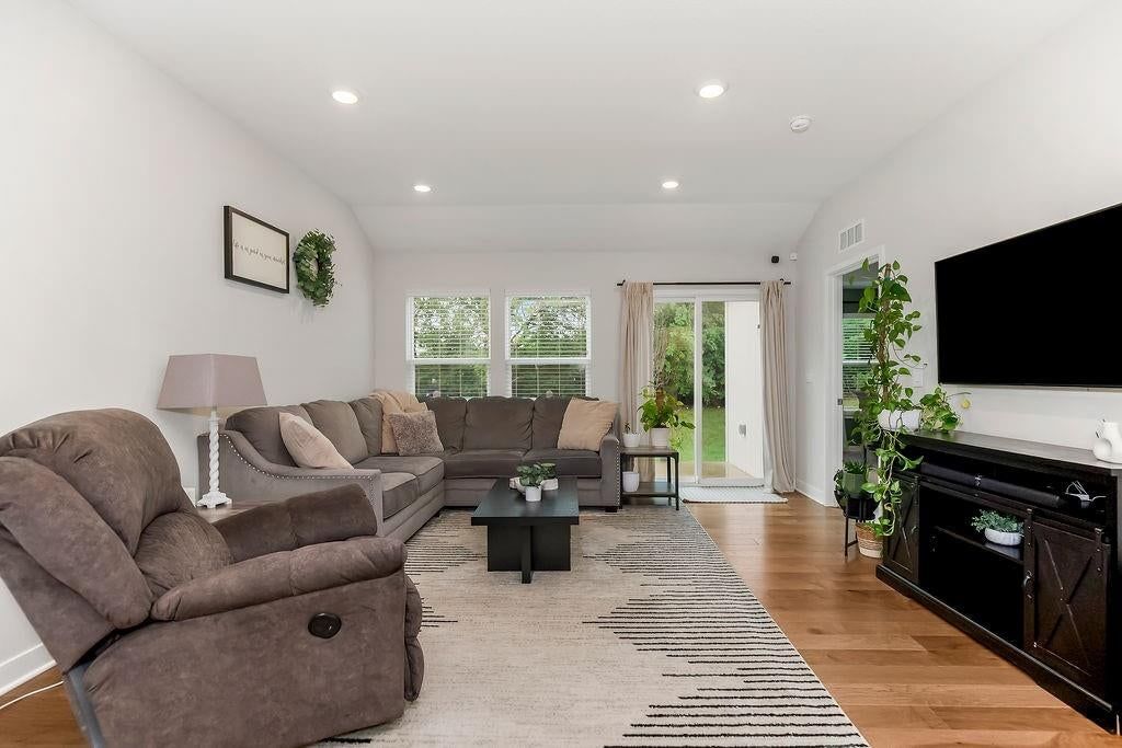 511 Hampstead Drive — photo 6