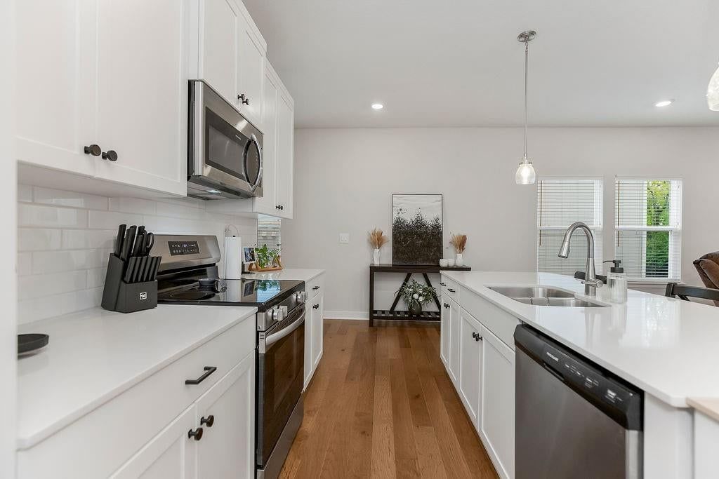 511 Hampstead Drive — photo 10
