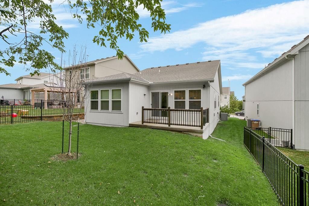 511 Hampstead Drive — photo 23