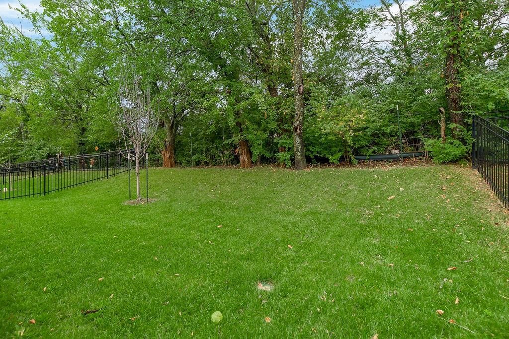 511 Hampstead Drive — photo 25