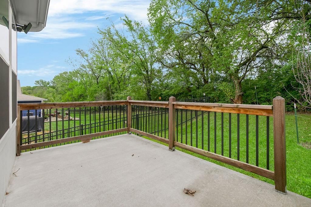 511 Hampstead Drive — photo 26