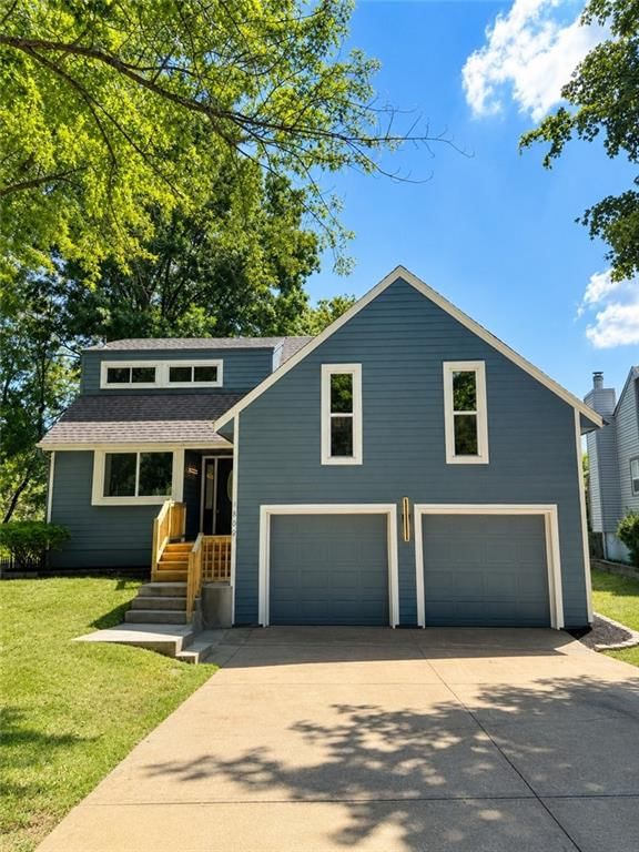 1809 NE Gatewood Drive — photo 1