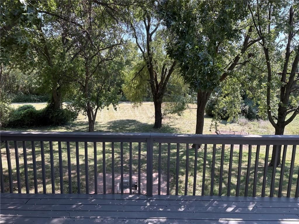 1809 NE Gatewood Drive — photo 2
