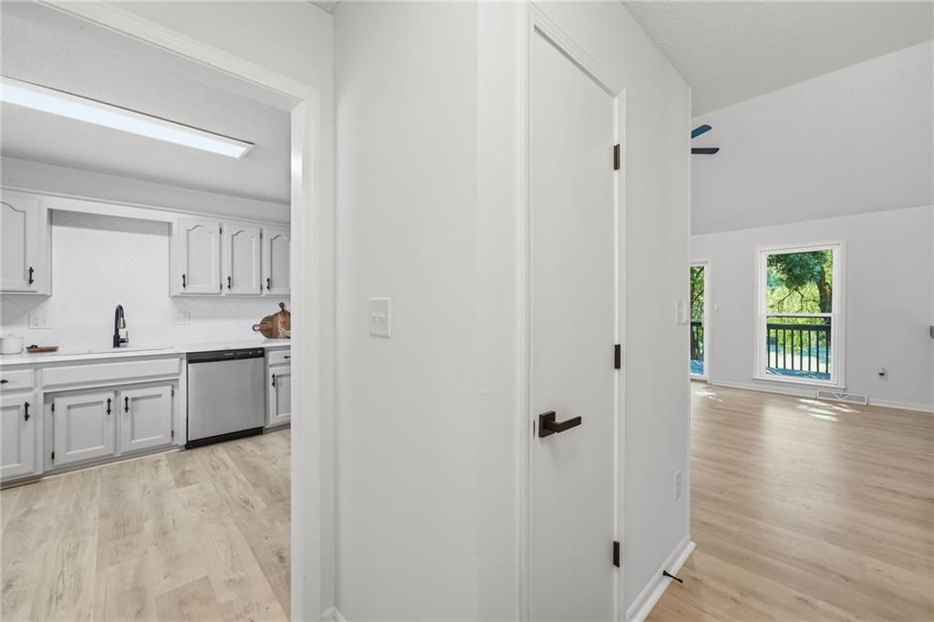 1809 NE Gatewood Drive — photo 6