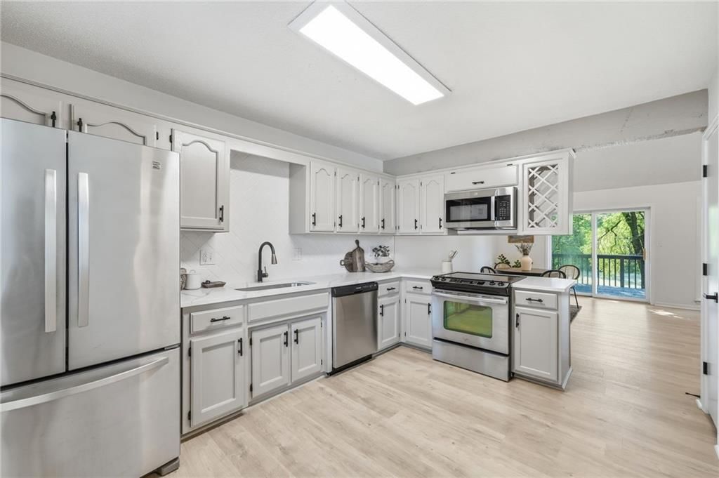 1809 NE Gatewood Drive — photo 8