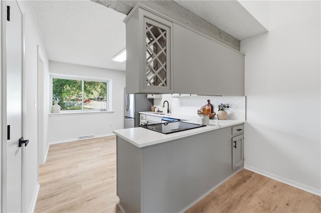 1809 NE Gatewood Drive — photo 10