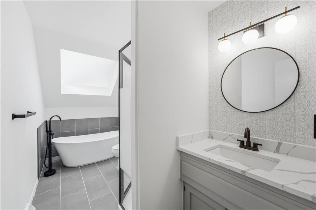 1809 NE Gatewood Drive — photo 25