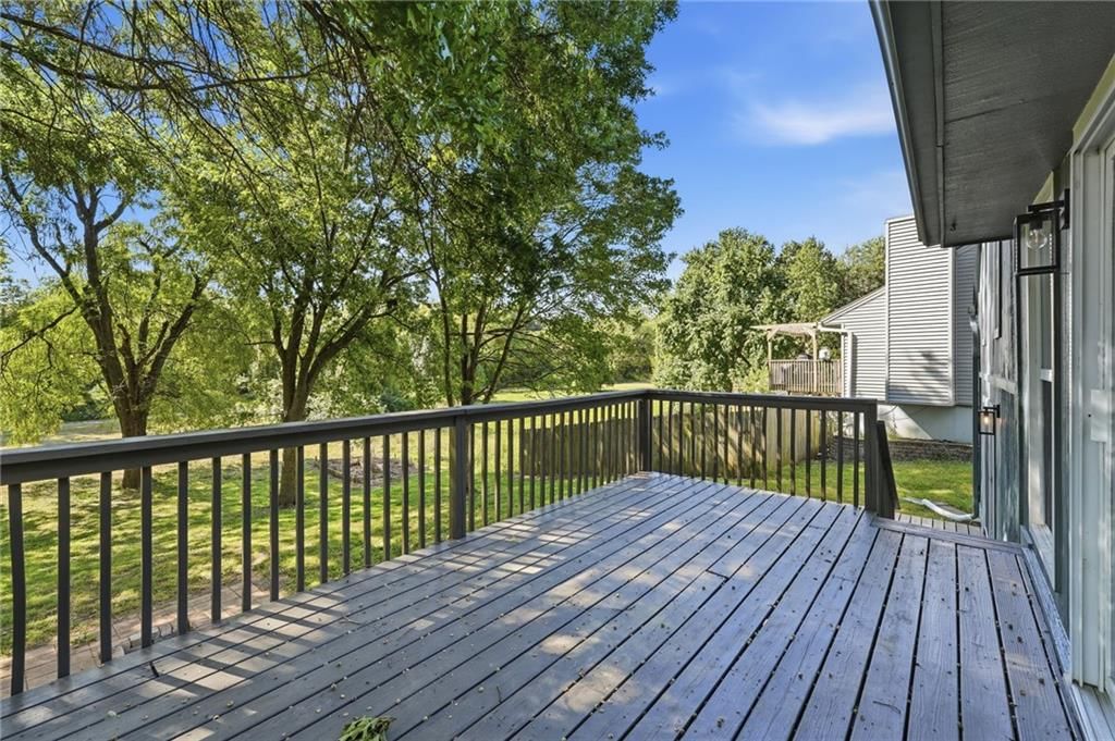 1809 NE Gatewood Drive — photo 33