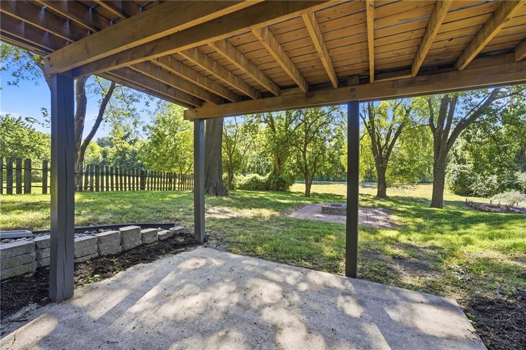 1809 NE Gatewood Drive — photo 34
