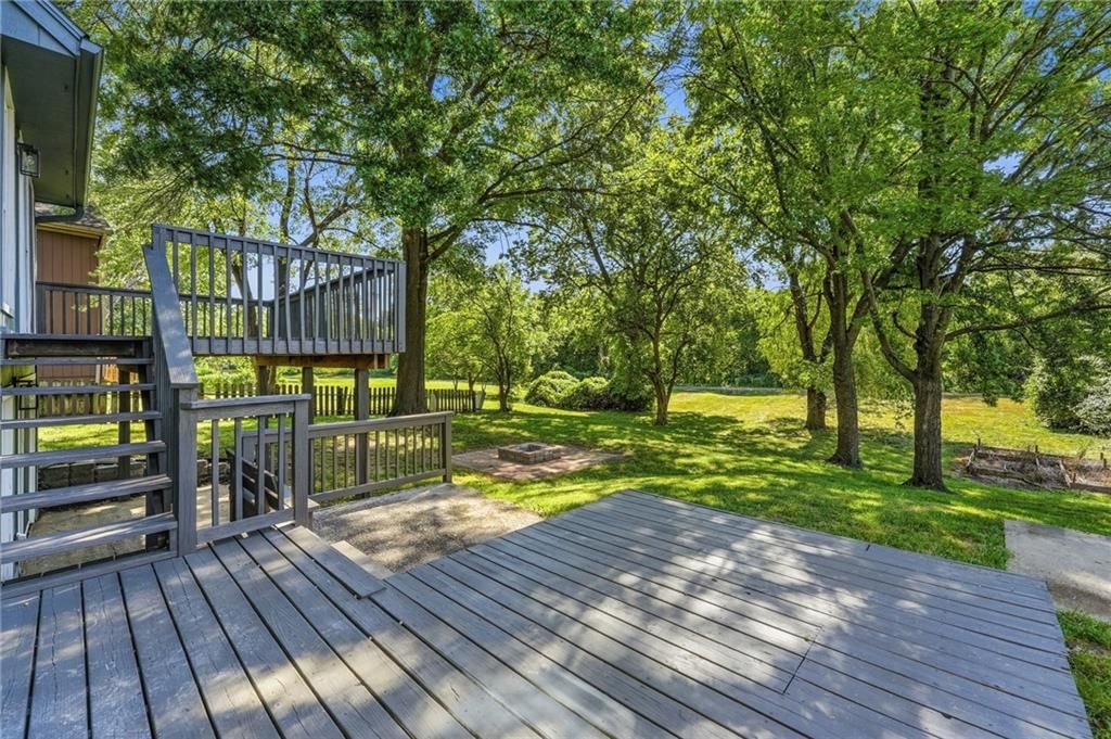 1809 NE Gatewood Drive — photo 35