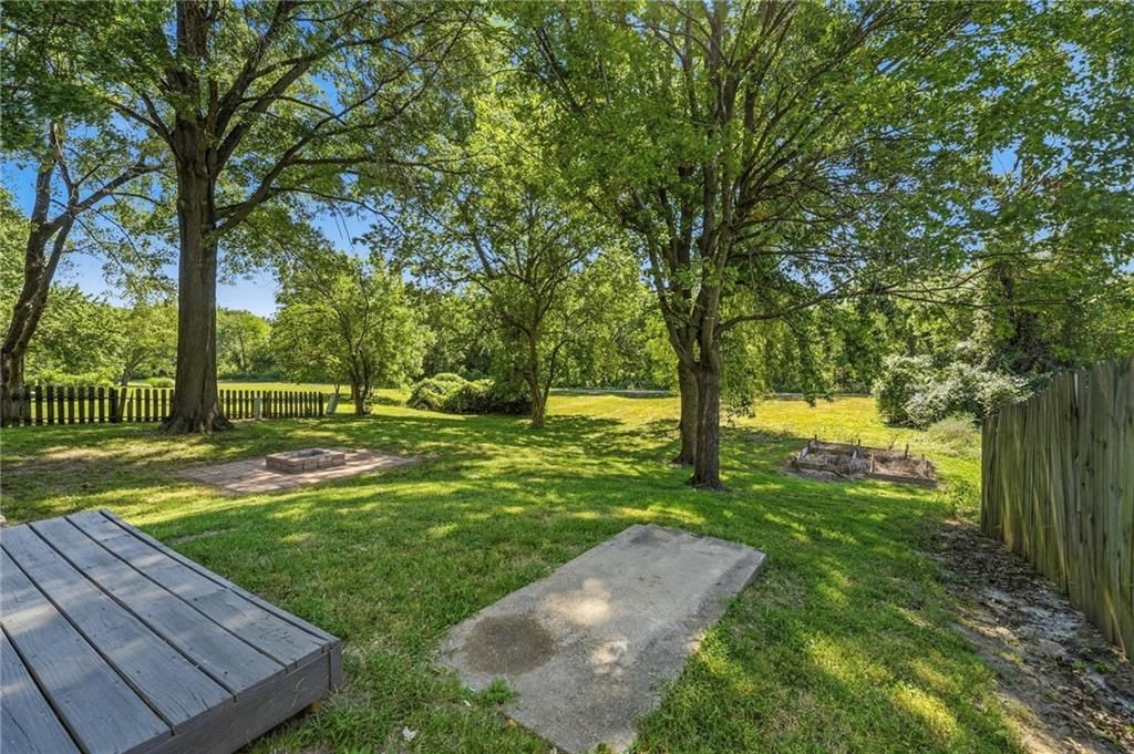 1809 NE Gatewood Drive — photo 40