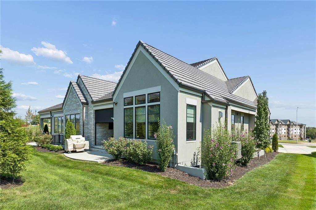 13704 Pembroke Lane — photo 43