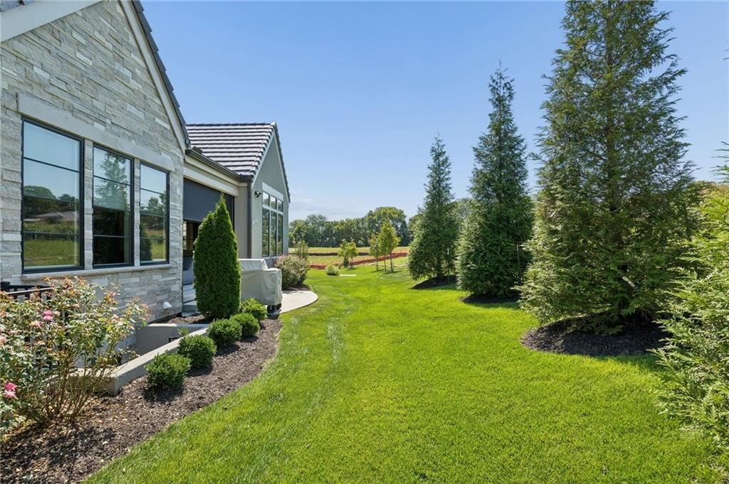 13704 Pembroke Lane — photo 44