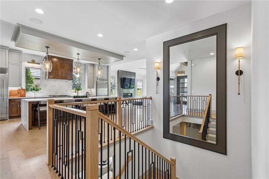 Photo 30 of 44 - 13704 Pembroke Lane, Leawood, KS 66224