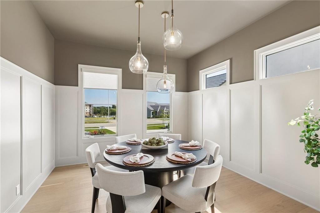 Photo 7 of 44 - 13704 Pembroke Lane, Leawood, KS 66224