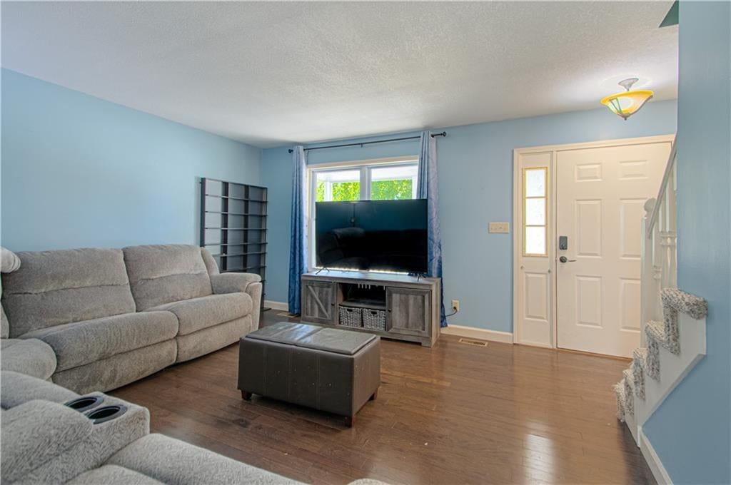 620 Meadowlark Road — photo 8