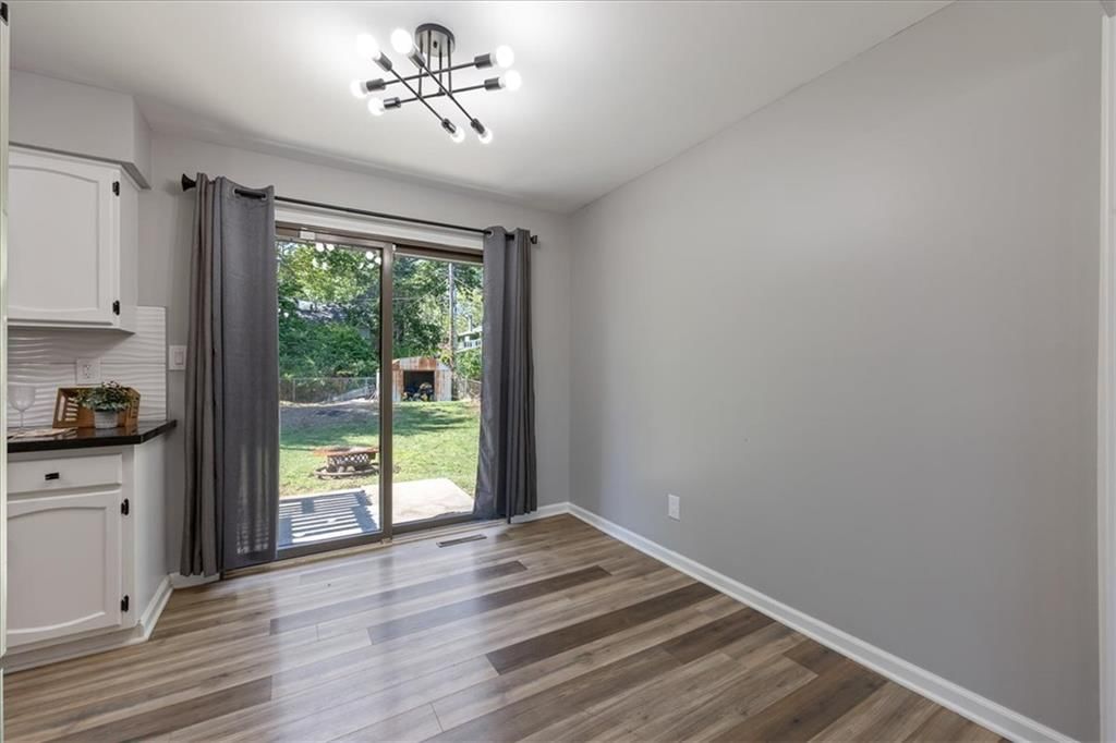 Photo 9 of 38 - 3916 S Crackerneck Road, Independence, MO 64055