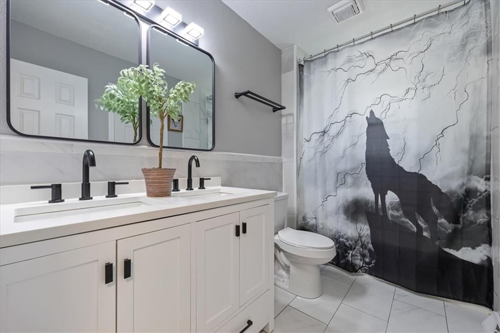 Photo 18 of 38 - 3916 S Crackerneck Road, Independence, MO 64055