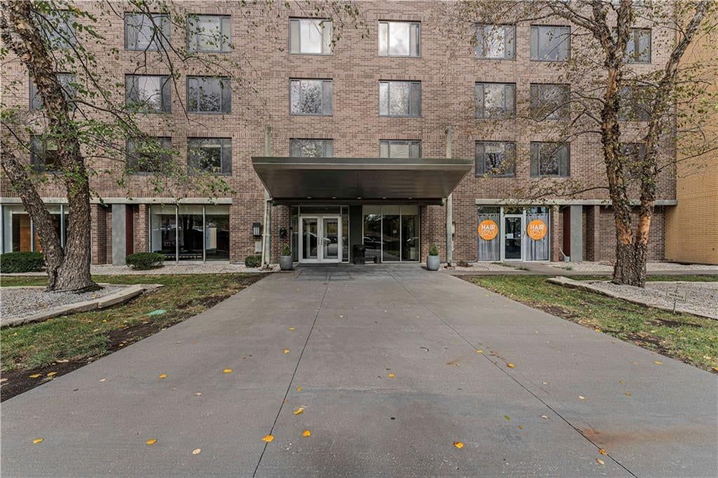 600 E 8th Street — photo 1