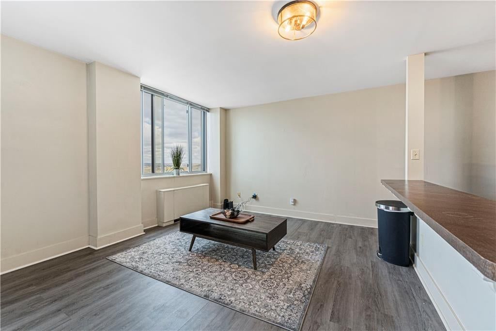 600 E 8th Street — photo 13