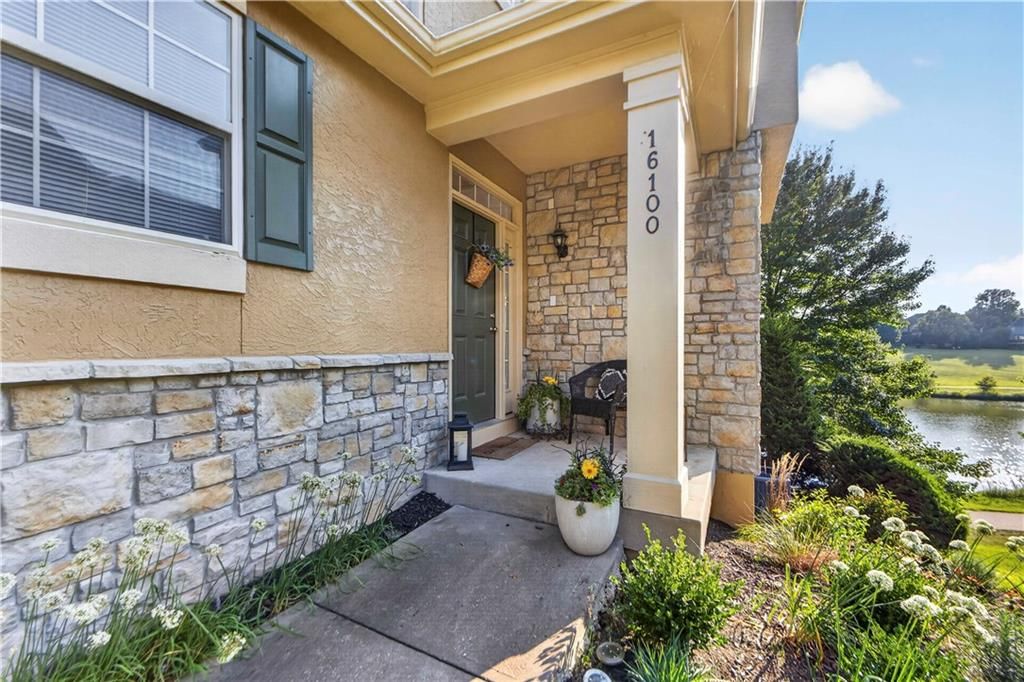 16100 Linden Street — photo 3