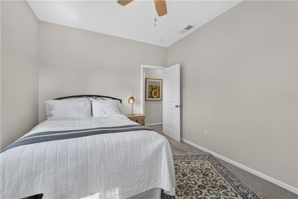 16100 Linden Street — photo 37