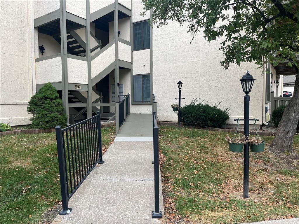 303 E Partridge Avenue — photo 2