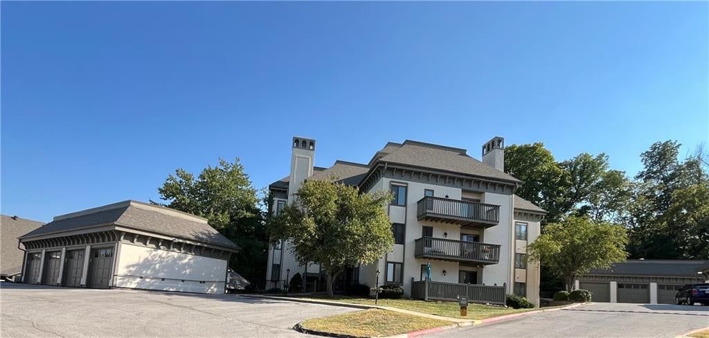303 E Partridge Avenue — photo 3