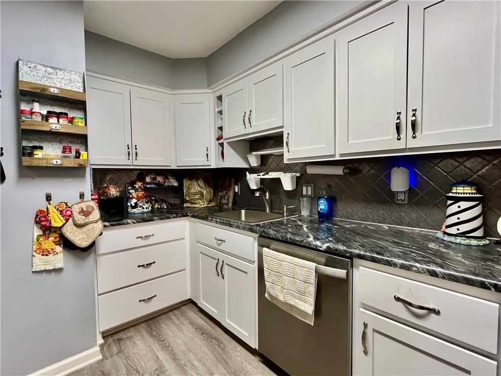 303 E Partridge Avenue — photo 10