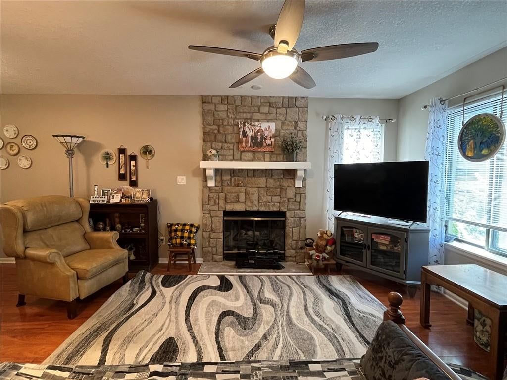 303 E Partridge Avenue — photo 15