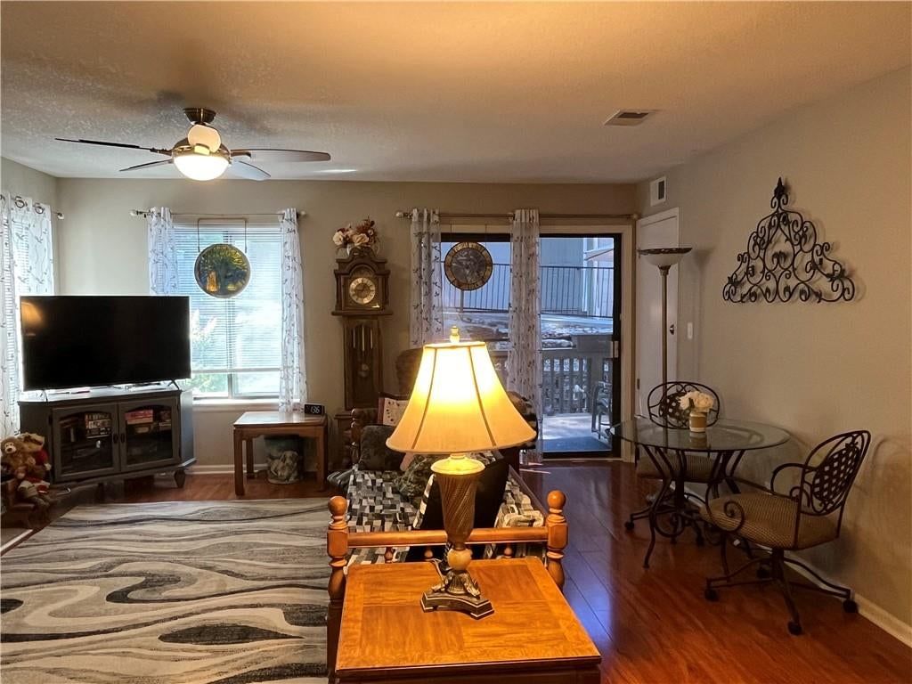 303 E Partridge Avenue — photo 16