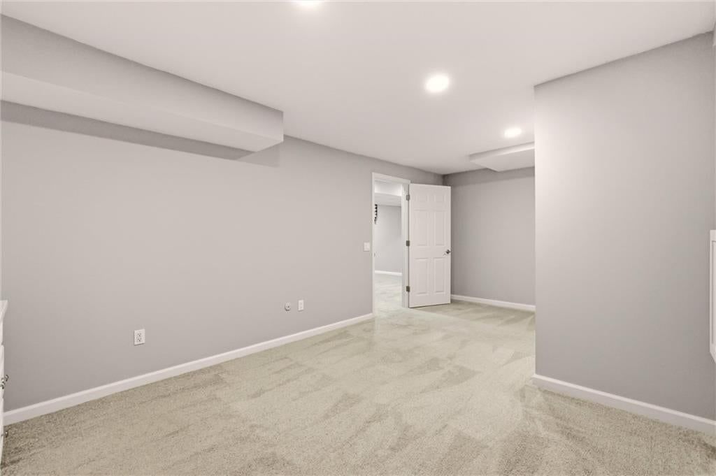 6913 RED OAK DRIVE — photo 35