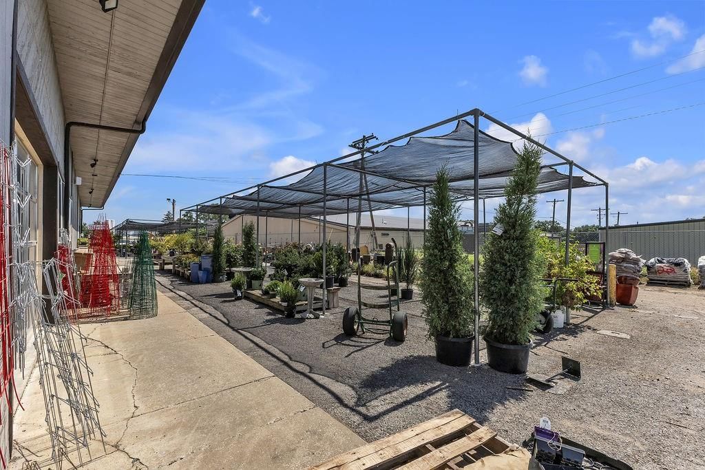 2424 N Belt Highway — photo 31