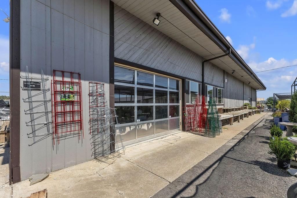 2424 N Belt Highway — photo 32