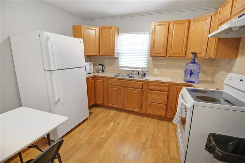 3916 Main Street — photo 20