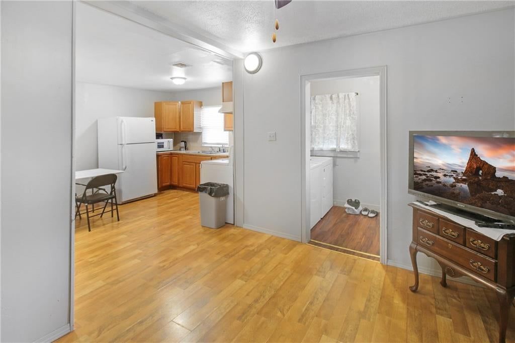 3916 Main Street — photo 22