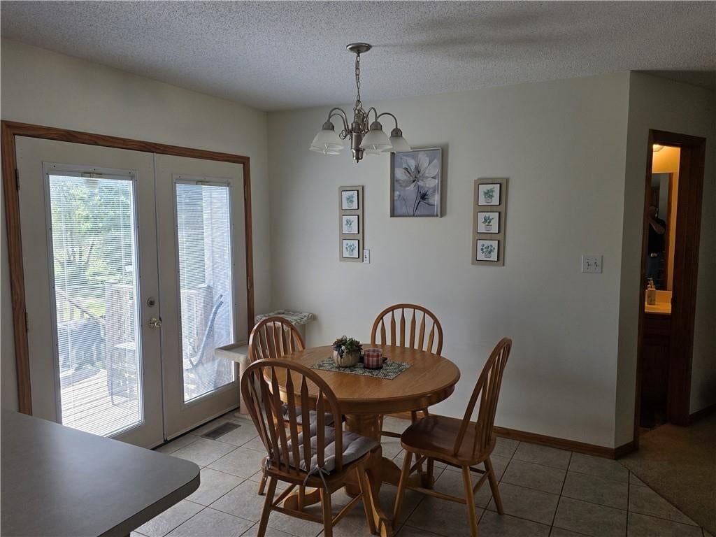 413 N SAVAGE Court — photo 5