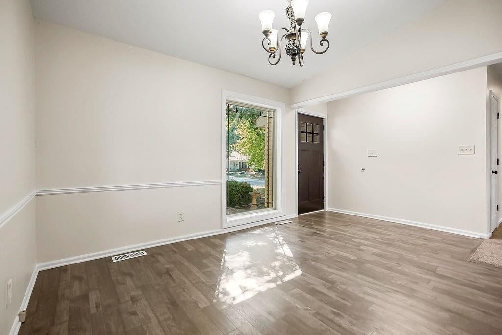 328 N Cherry Street — photo 3