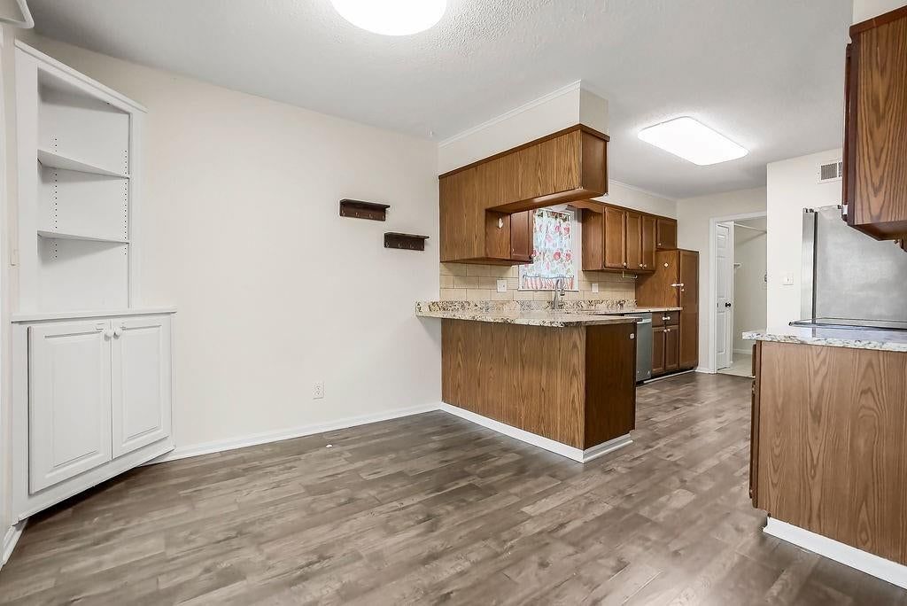 328 N Cherry Street — photo 7