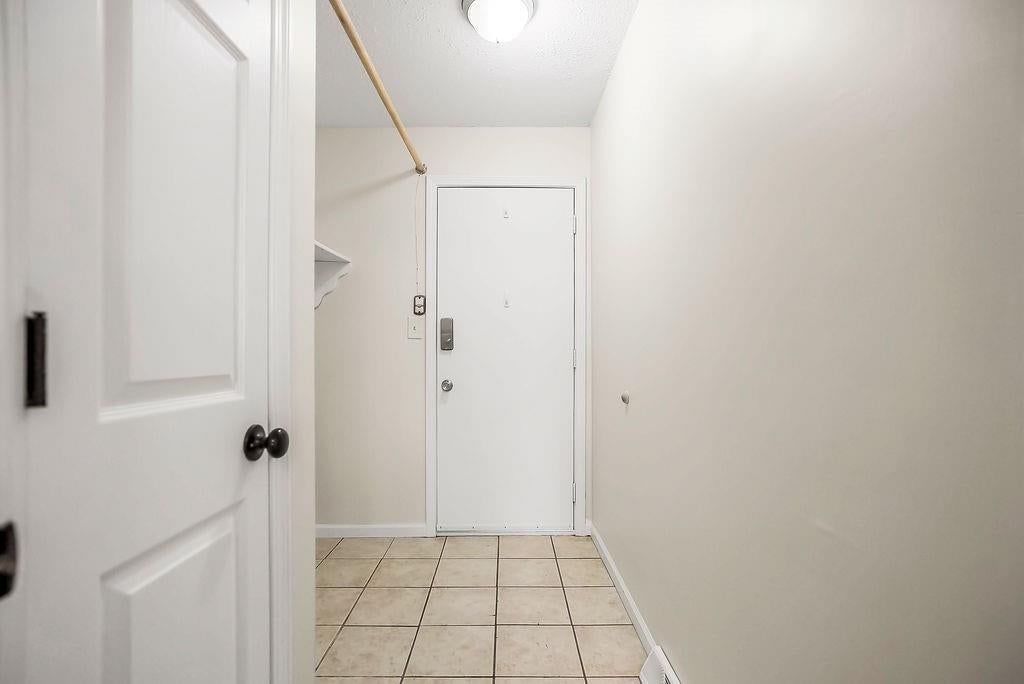 328 N Cherry Street — photo 10