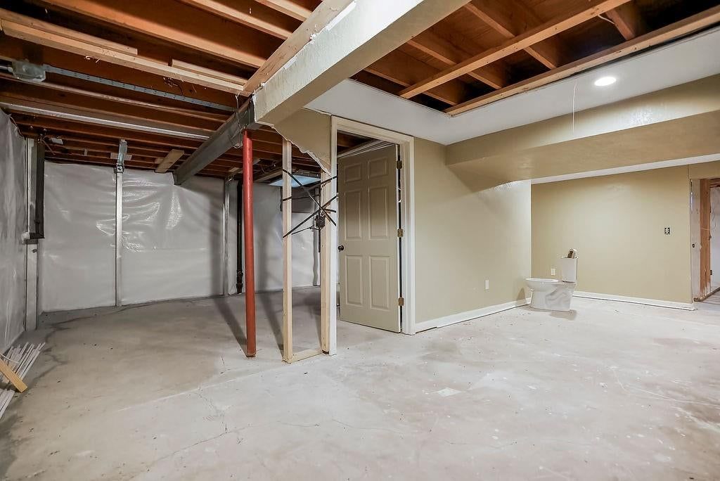 328 N Cherry Street — photo 22