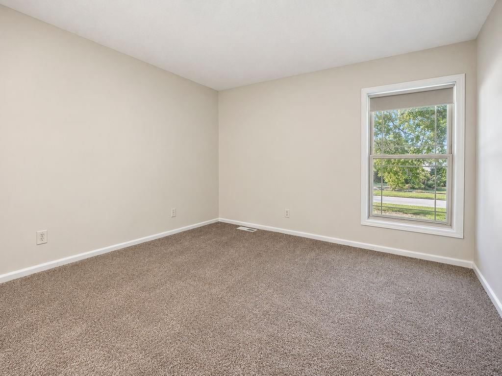 328 N Cherry Street — photo 30