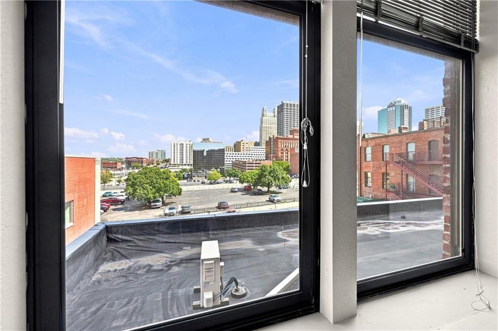 308 W 8th Street — photo 5
