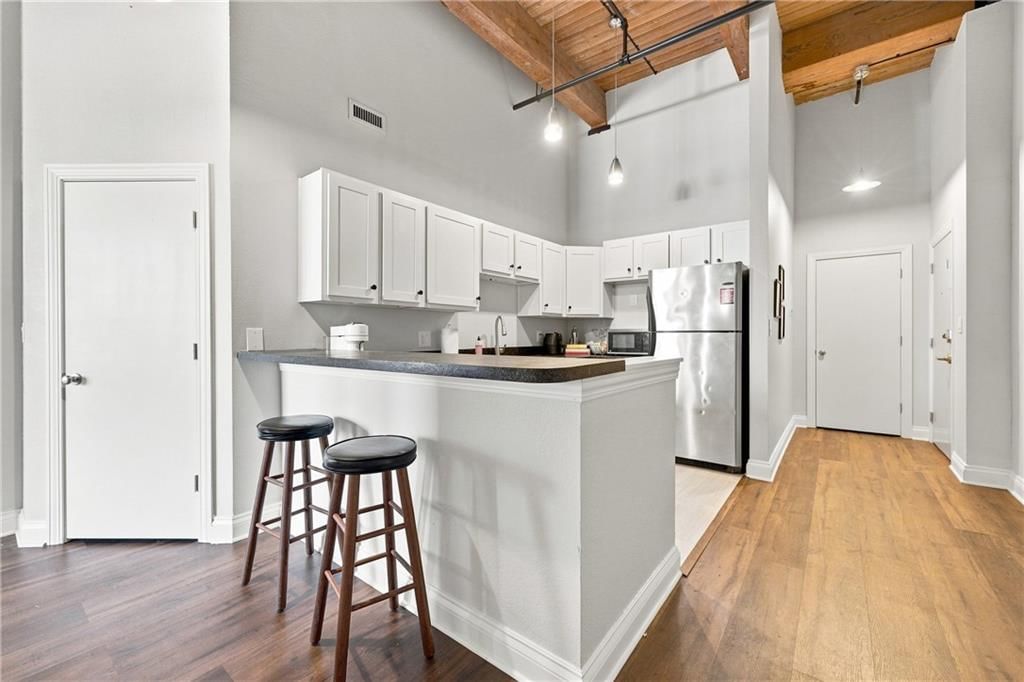 308 W 8th Street — photo 6