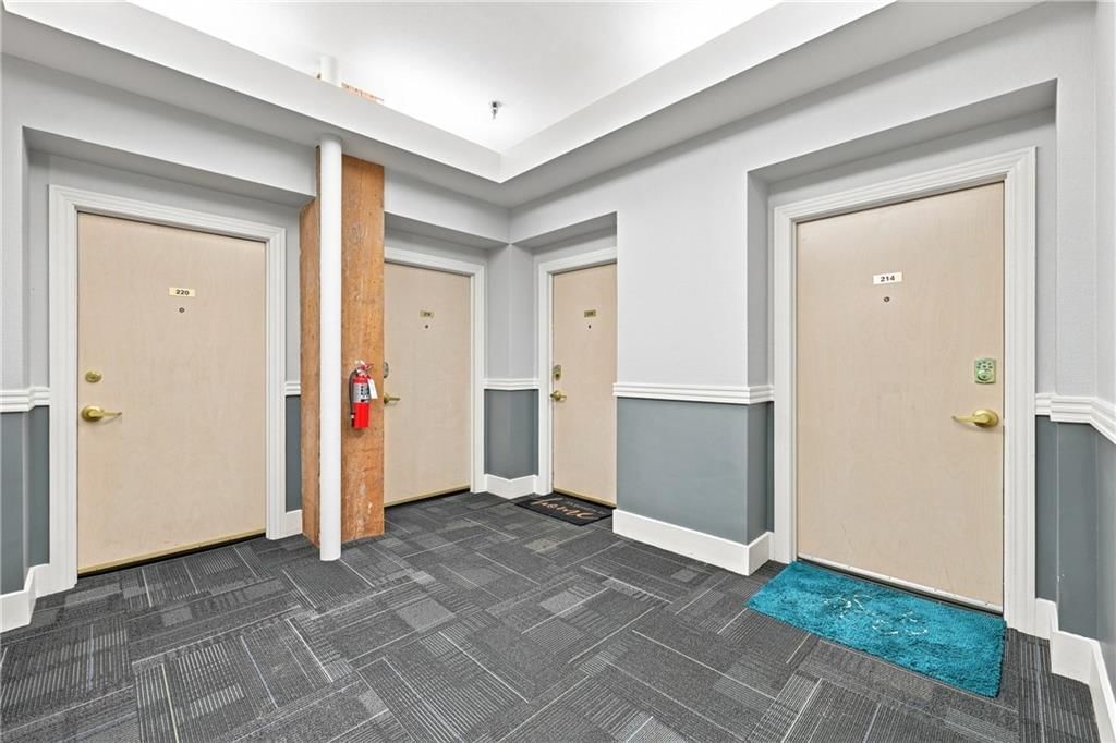 308 W 8th Street — photo 11